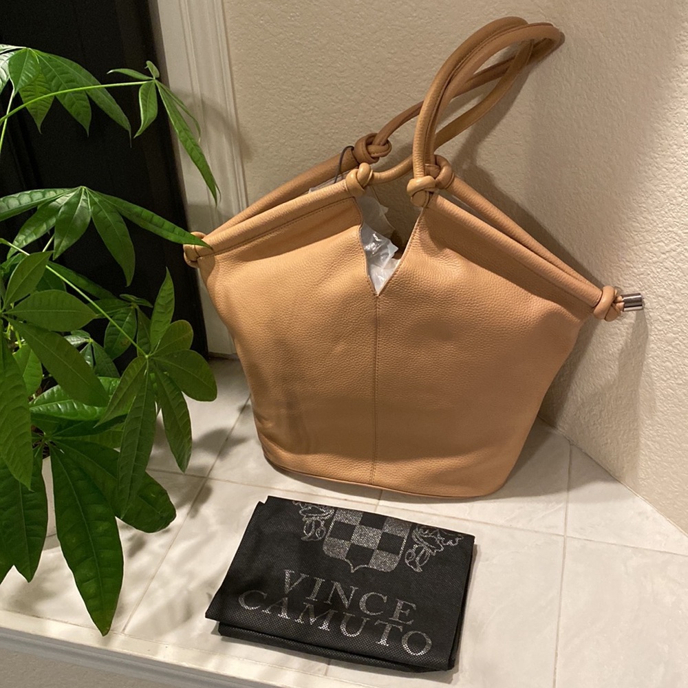 NWT Vince Camuto Arjay camel leather tote - Picture 2 of 5